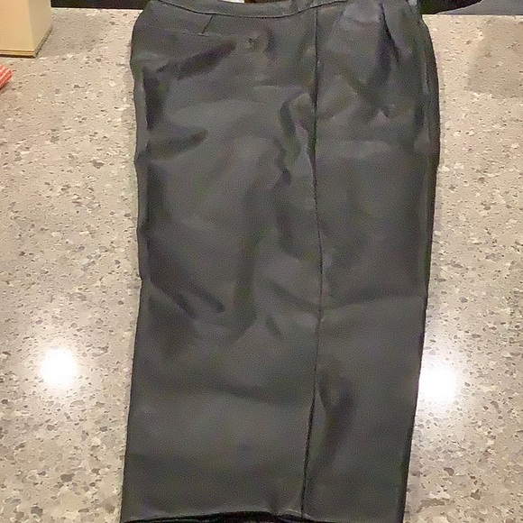 Banana Republic faux leather cropped pants - Picture 6 of 6